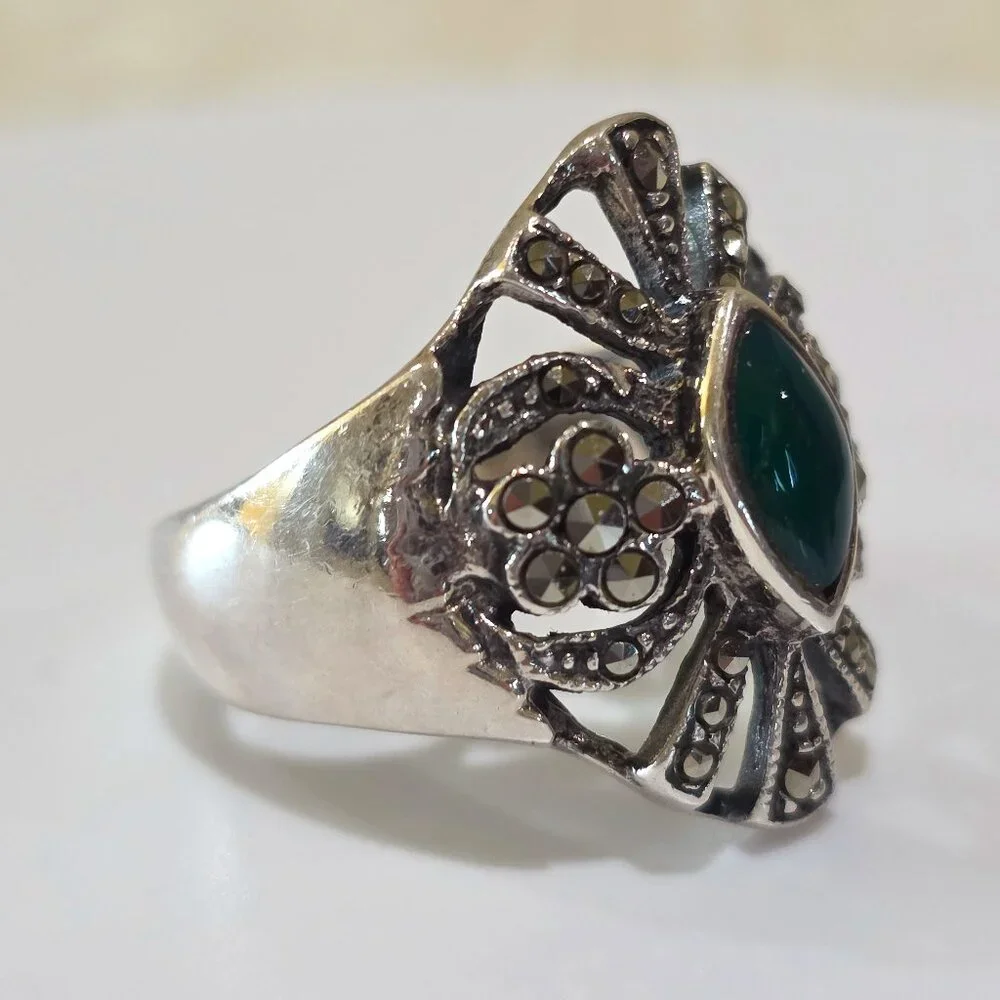 Vintage Victorian Marquise Green Chrysoprase Marcasite Sterling Silver Ring 8.75